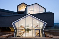 Das VitraHaus gibt der Vitra Home Collection eine neue Heimat. 
Architekt Herzog & de Meuron, Foto Iwan Baan