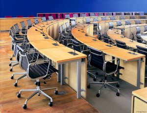 vitra-eames-ea-117-119-5714_p7 Aluminium Chair EA 117/119 von Vitra