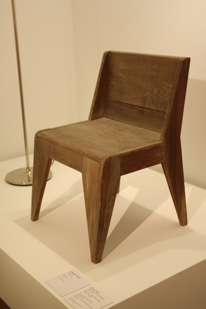 Ein Stuhl von Hansgeorg Knoblauch (1932), so gesehen bei "100 Neue Objekte", Bauhaus Archiv Berlin