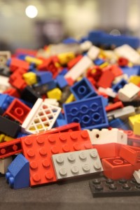 SYSTEM DESIGN Über 100 Jahre Chaos im Alltag at the Museum für Angewandte Kunst Köln LEGO