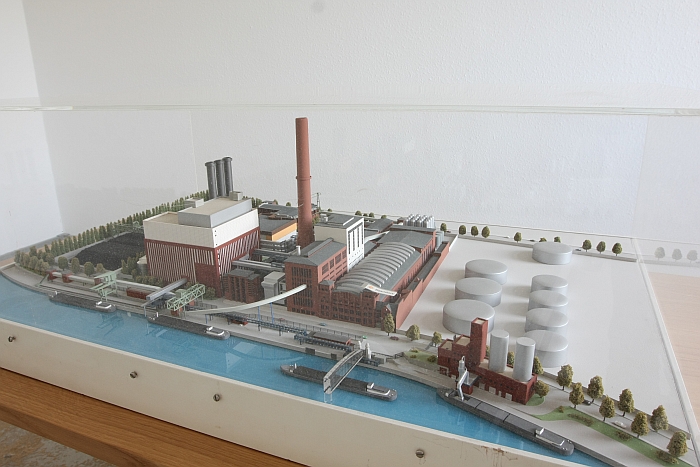 Das Gelände der zukünftigen WerkBundStadt, mit benachbartem Kraftwerk