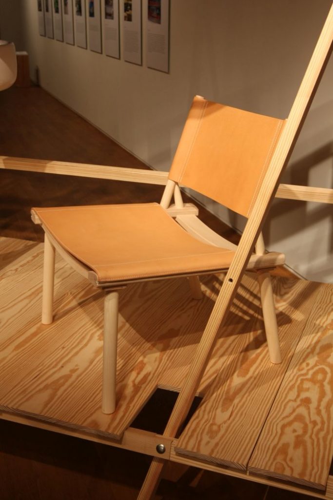 December Chair von Jasper Morrison für Nikari, gesehen bei "Jasper Morrison - Thingness" @ Grassimuseum für Angewandte Kunst Leipzig