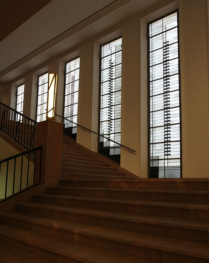 Albers fenster im Treppenaufgang des Grassi Museum Leipzig.....
