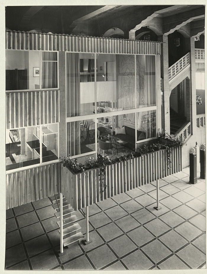 "Das Haus in der Halle" by Gustav Hassenpflug in the Hamburger Hochschule für bildende Künste, 1953 (Photo Courtesy Freie Akademie der Künste, Hamburg)
