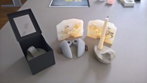 Ein anonymer Kerzenständer, kreiert in der Klasse "Rapid Protyping", gesehen bei Schulen für Holz und Gestaltung Garmisch-Partenkirchen 2019 Sommerausstellung.