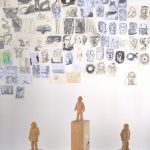 Holzbildhauer-Atelier, Zeichnungen der Studenten von Raum- und Objektdesign, gesehen bei Schulen für Holz und Gestaltung Garmisch-Partenkirchen 2019 Sommerausstellung.