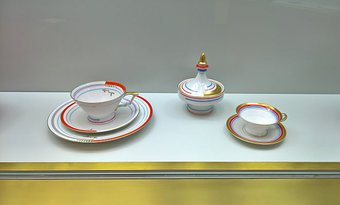 Objekte von Mitterteich, Friedrich Kaestner & Rosenthal, gesehen bei Spitzen des Art déco, Grassi Museum für Angewandte Kunst, Leipzig