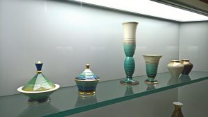 Arbeiten von Rosenthal, Selb und Porzellanmanufaktur Fürstenberg, gesehen bei Spitzen des Art déco, Grassi Museum für Angewandte Kunst, Leipzig