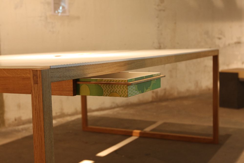Design braucht Täter 2012: Schreibtisch für Zwei by Handwert Möbeldesign