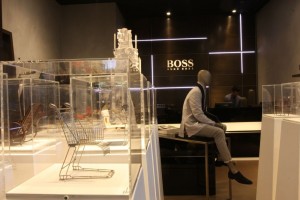 Dimensions of Design 20 Years of Vitra Design Museum Miniatures bei Hugo Boss Mailand Consumers Rest Stiletto