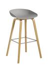 About A Stool AAS 32, Barvariante: Sitzhöhe 74 cm, Eiche lackiert, Concrete grey