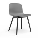 About A Chair AAC 12, Concrete grey, Eiche schwarz lackiert