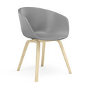 About A Chair AAC 22, Concrete grey, Eiche lackiert