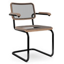 Details Thonet S 32 N / S 64 N Pure Materials S 32 N / S 64 N Pure Materials, Nussbaum geölt, Tiefschwarz RAL 9005, mit Armlehnen