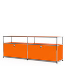 USM Haller Lowboard L mit Aufbau, individualisierbar, Reinorange RAL 2004, Mit 2 Klappen, Mit Kabeldurchlass unten mittig