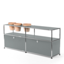 USM Haller Pflanzenwelten Sideboard, Mittelgrau RAL 7005, Mit 2 Klappen, Mit 3 Töpfen links, Terrakotta