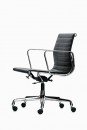 Eames Aluminium Chair EA 117 von Vitra Eames Aluminium Chair EA 117 von Vitra
