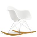 Eames Plastic Armchair RE RAR, Weiß, Verchromt, Ahorn gelblich