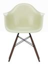 Eames Fiberglass Armchair DAW, Eames parchment, Ahorn dunkel