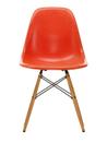 Eames Fiberglass Chair DSW, Eames red orange, Ahorn gelblich