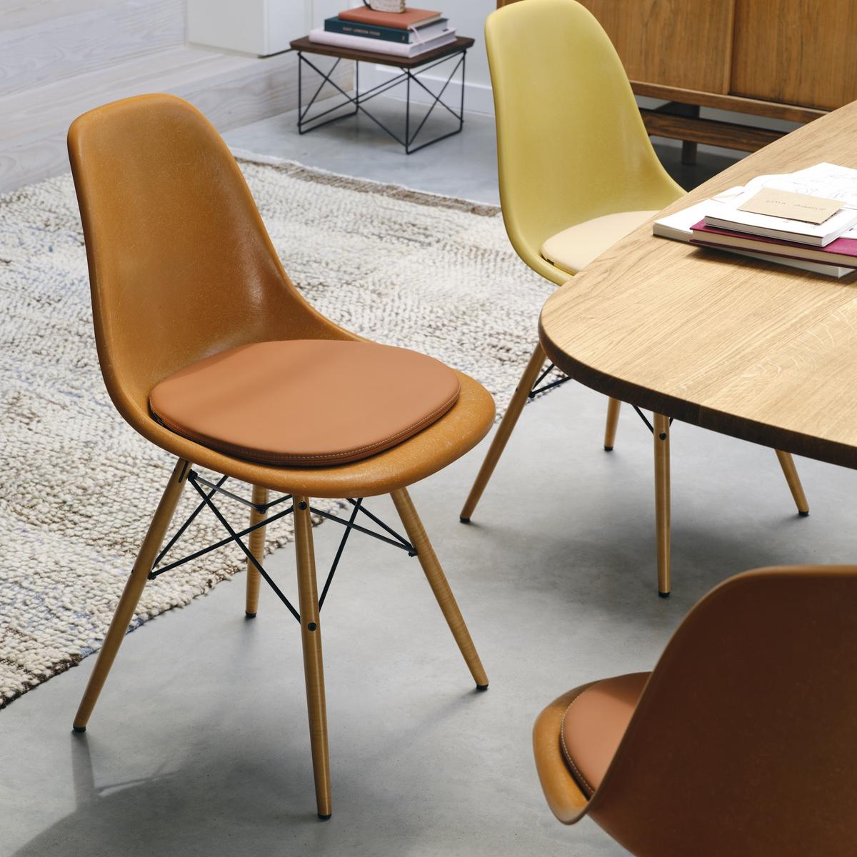 Eames Plastic Chairs • Vor Ort testen • Online & im Store