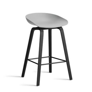 About A Stool AAS 32 Küchenvariante: Sitzhöhe 64 cm|Eiche schwarz lackiert|Concrete grey 2.0