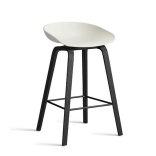 About A Stool AAS 32 Küchenvariante: Sitzhöhe 64 cm|Eiche schwarz lackiert|Melange cream 2.0