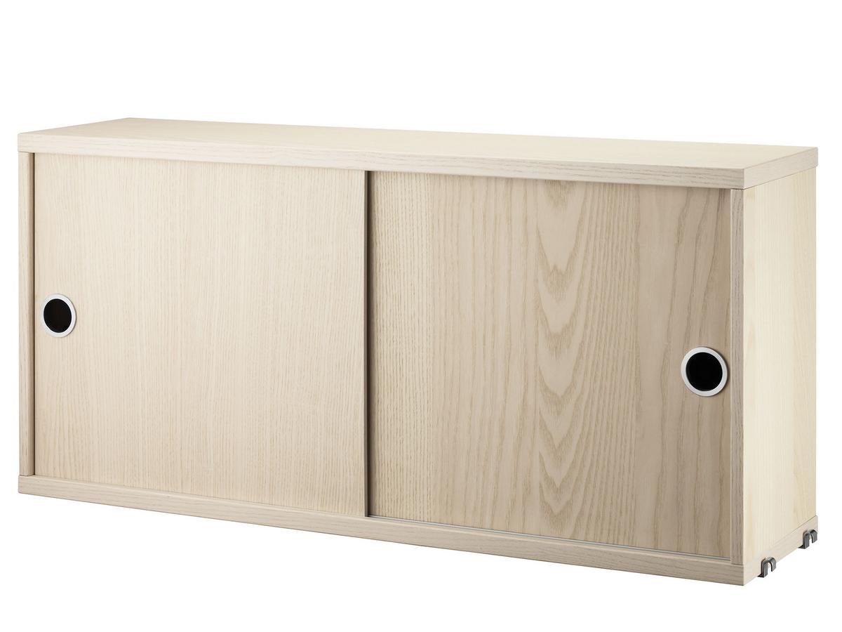 String System Hängeschrank mit Schiebetüren, Eschefurnier, 20 cm von ... String System Hängeschrank mit Schiebetüren, Eschefurnier, 20 cm von ...