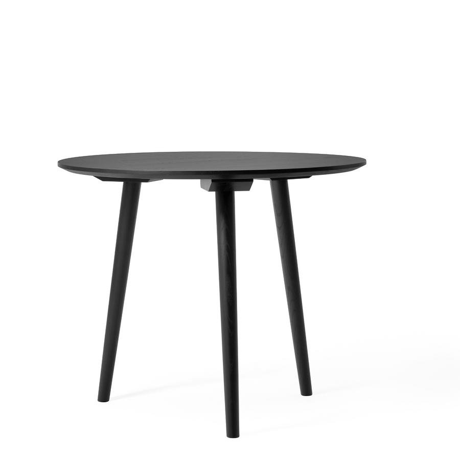 Tradition In Between Tisch Rund O 90 Cm Eiche Schwarz Lackiert Von Sami Kallio 2014 Designermobel Von Smow De
