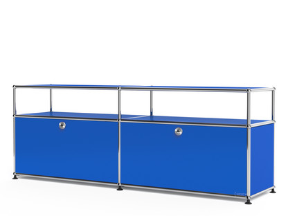 USM Haller Lowboard L mit Aufbau, individualisierbar Enzianblau RAL 5010|Mit 2 Klappen|Mit Kabeldurchlass oben mittig