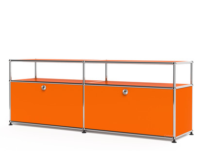 USM Haller Lowboard L mit Aufbau, individualisierbar Reinorange RAL 2004|Mit 2 Klappen|Mit Kabeldurchlass unten mittig