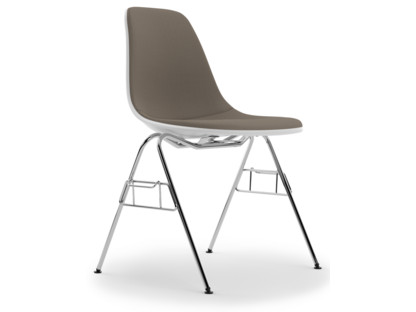 Eames Plastic Side Chair RE DSS Cotton white|Mit Vollpolsterung|Warmgrey / moorbraun|Mit Reihenverbindung (DSS)