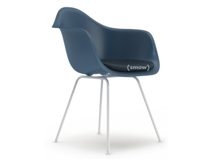 Eames Plastic Armchair RE DAX Meerblau|Mit Sitzpolster|Eisblau / moorbraun|Standardhöhe - 43 cm|Beschichtet weiß