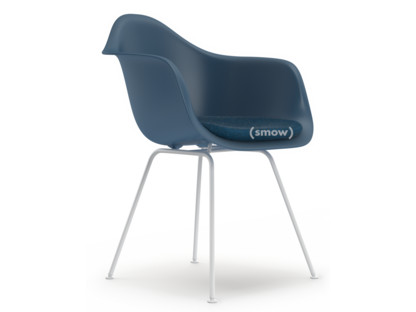 Eames Plastic Armchair RE DAX Meerblau|Mit Sitzpolster|Meerblau / dunkelgrau|Standardhöhe - 43 cm|Beschichtet weiß