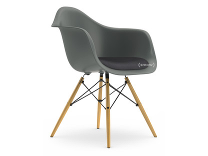 Eames Plastic Armchair RE DAW Granitgrau|Mit Sitzpolster|Dunkelgrau|Standardhöhe - 43 cm|Esche honigfarben
