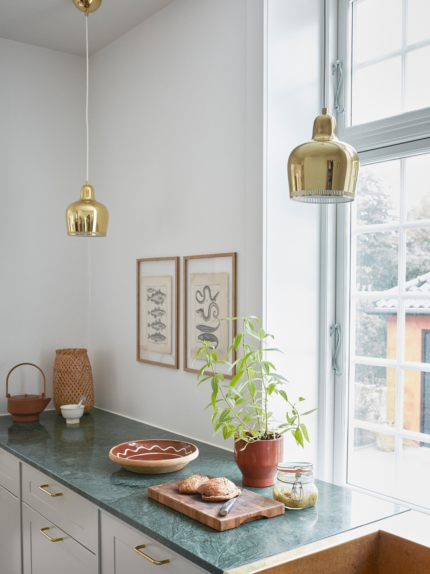 Pendelleuchte A330S Golden Bell, Messing/weiß | Artek | von