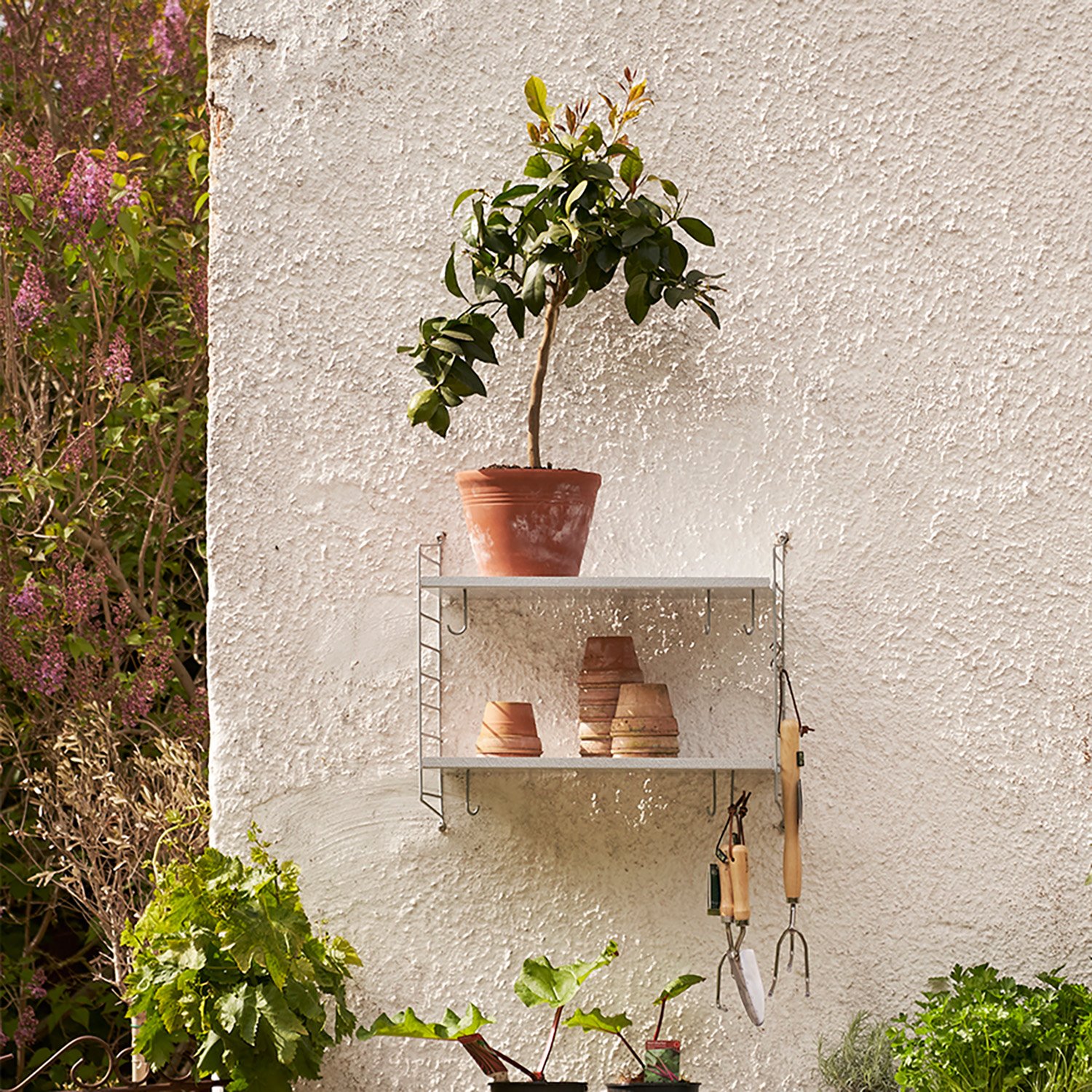 String Outdoor Wandregal | String Furniture | Wandregale