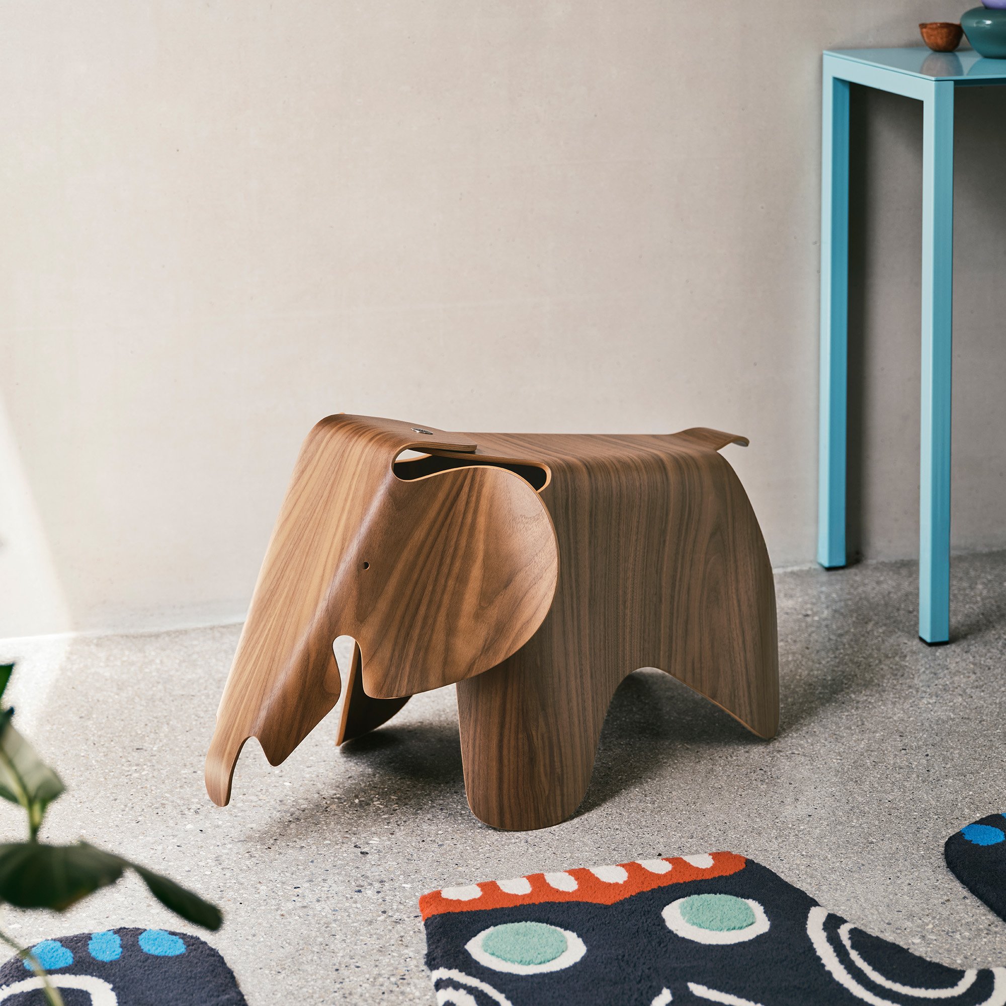 Eames Elephant Plywood, Amerikanische Kirsche | Vitra | von