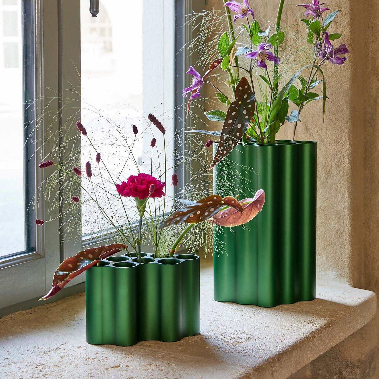 Nuage Vase, Nuage small, Keramik, Elfenbein, matt | Vitra | Accessoires