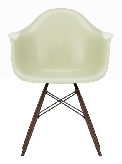 Eames Fiberglass Armchair DAW, Eames parchment, Ahorn dunkel