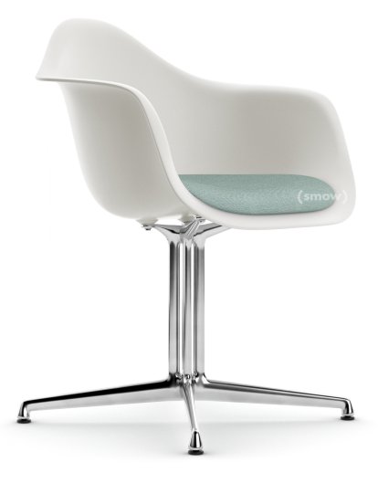 Eames Plastic Armchair RE DAL, Weiß non-RE, Mit Sitzpolster, Eisblau / elfenbein