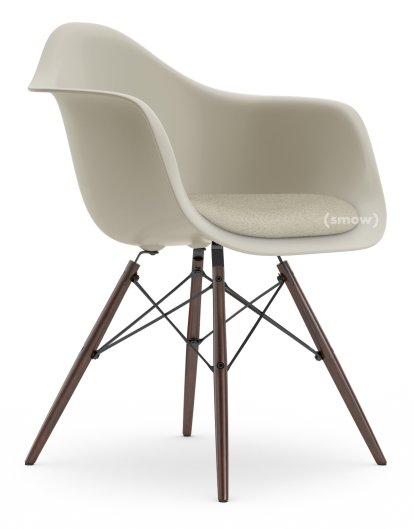 Eames Plastic Armchair RE DAW, Kieselstein, Mit Sitzpolster, Warmgrey / elfenbein, Standardhöhe - 43 cm, Ahorn dunkel